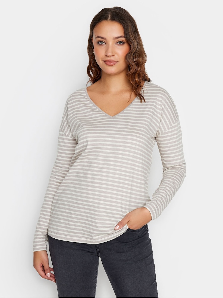 Creme - Long Tall Sally Langärmliges T-Shirt mit V-Ausschnitt und Streifen aus 100 % Baumwolle - Bild 1 von 3