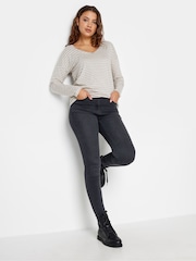 Creme - Long Tall Sally Langärmliges T-Shirt mit V-Ausschnitt und Streifen aus 100 % Baumwolle - Bild 3 von 3