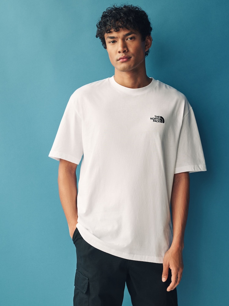 أبيض - The North Face Essential Oversized T-Shirt - صورة 1 من 6