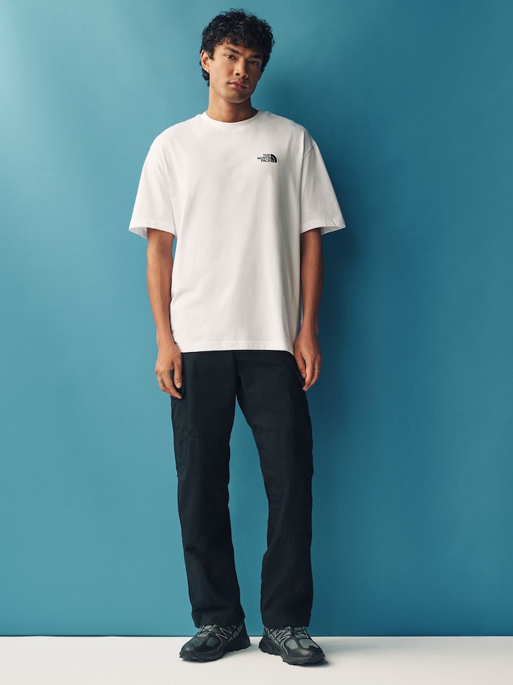 أبيض - The North Face Essential Oversized T-Shirt - صورة 2 من 6