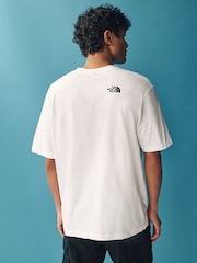 أبيض - The North Face Essential Oversized T-Shirt - صورة 3 من 6