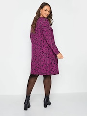 Yours Curve Black Pleated Front Dress - Image 3 of 4