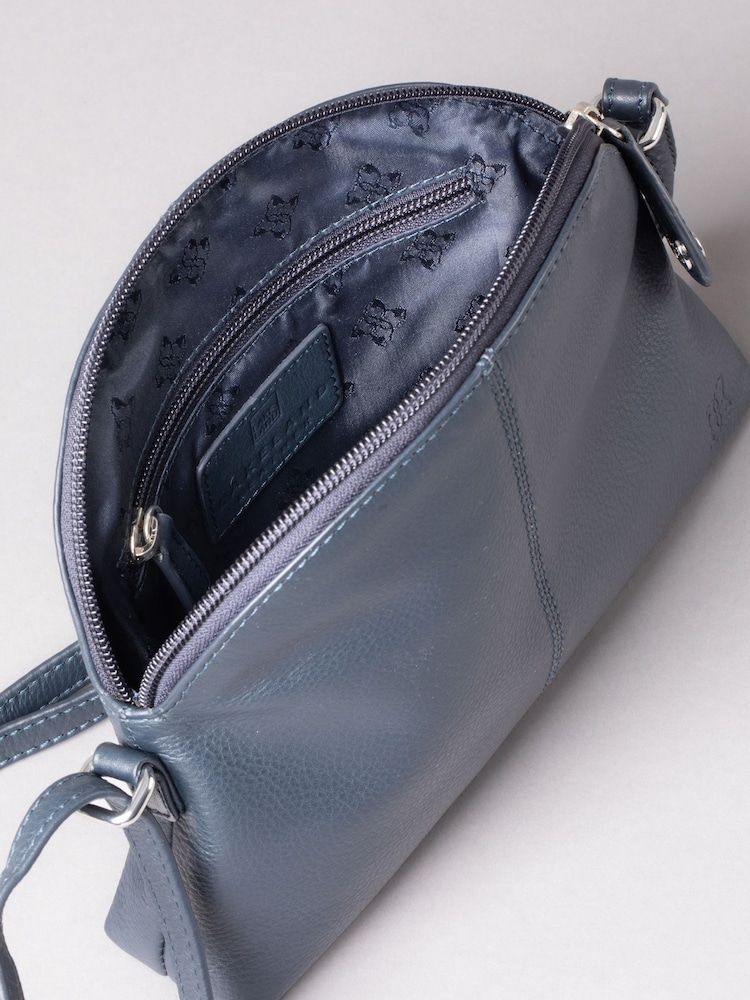 Azul - Bandolera con diseño curvo Elterwater de Lakeland Leather - Imagen 6 de 6 Azul - Bandolera con diseño curvo Elterwater de Lakeland Leather - Imagen 6 de 6