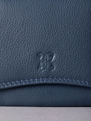 Kevyt Sininen - Lakeland Leather Pieni Flapover Kukkaro - Kuva 4 / 4
