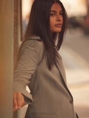 Braun/Khaki - Asymmetrischer Blazer mit verstellbarer Taille - Bild 3 von 5