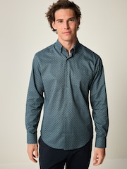 Bloque azul marino con estampado - Camisa Oxford con diseño abotonado fácil de plancha - Imagen 1 de 8