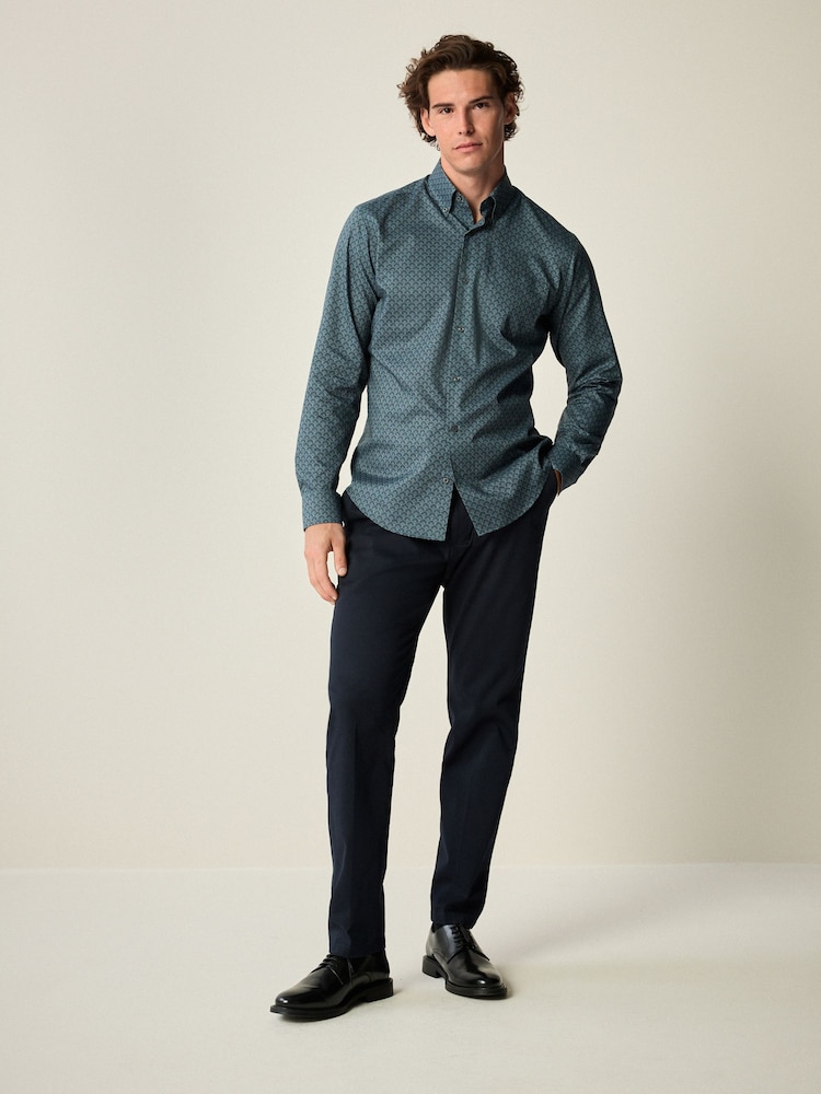 Bloque azul marino con estampado - Camisa Oxford con diseño abotonado fácil de plancha - Imagen 2 de 8