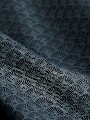 Bloque azul marino con estampado - Camisa Oxford con diseño abotonado fácil de plancha - Imagen 6 de 8