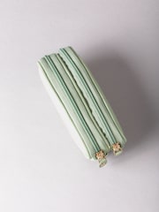 أخضر فاتح - حافظة نظارات مزدوجة من الجلد من Lakeland Leather - صورة 4 من 5