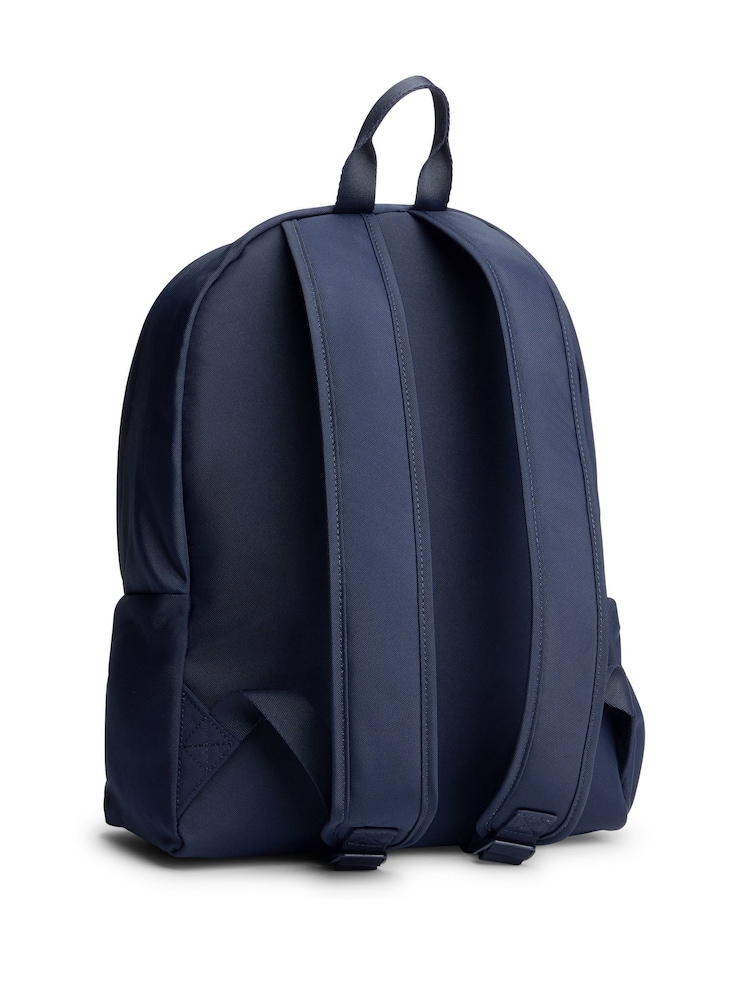 Azul - Tommy Hilfiger Kids' Essential Signature Colour-Blocked Pocket Backpack - Imagen 2 de 4 Azul - Tommy Hilfiger Kids' Essential Signature Colour-Blocked Pocket Backpack - Imagen 2 de 4