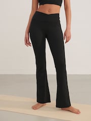 Negro - Leggings acampanados con cintura cruzada Active - Imagen 3 de 7