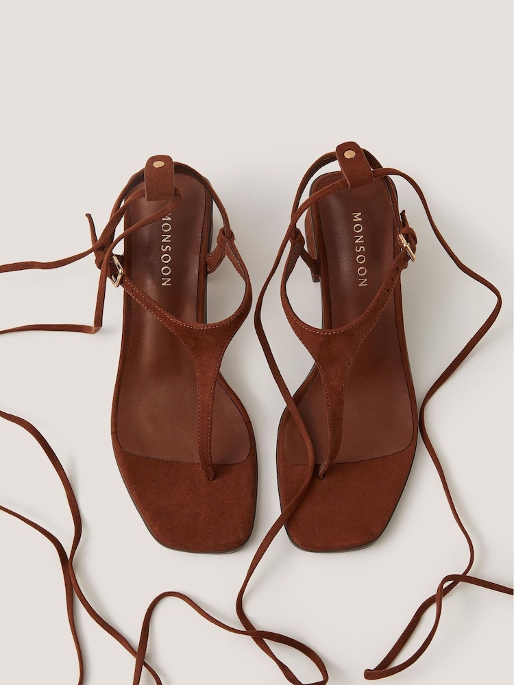 Monsoon Hatty Toe Post Tie Strap Heels - Image 1 sur 2 Monsoon Hatty Toe Post Tie Strap Heels - Image 1 sur 2