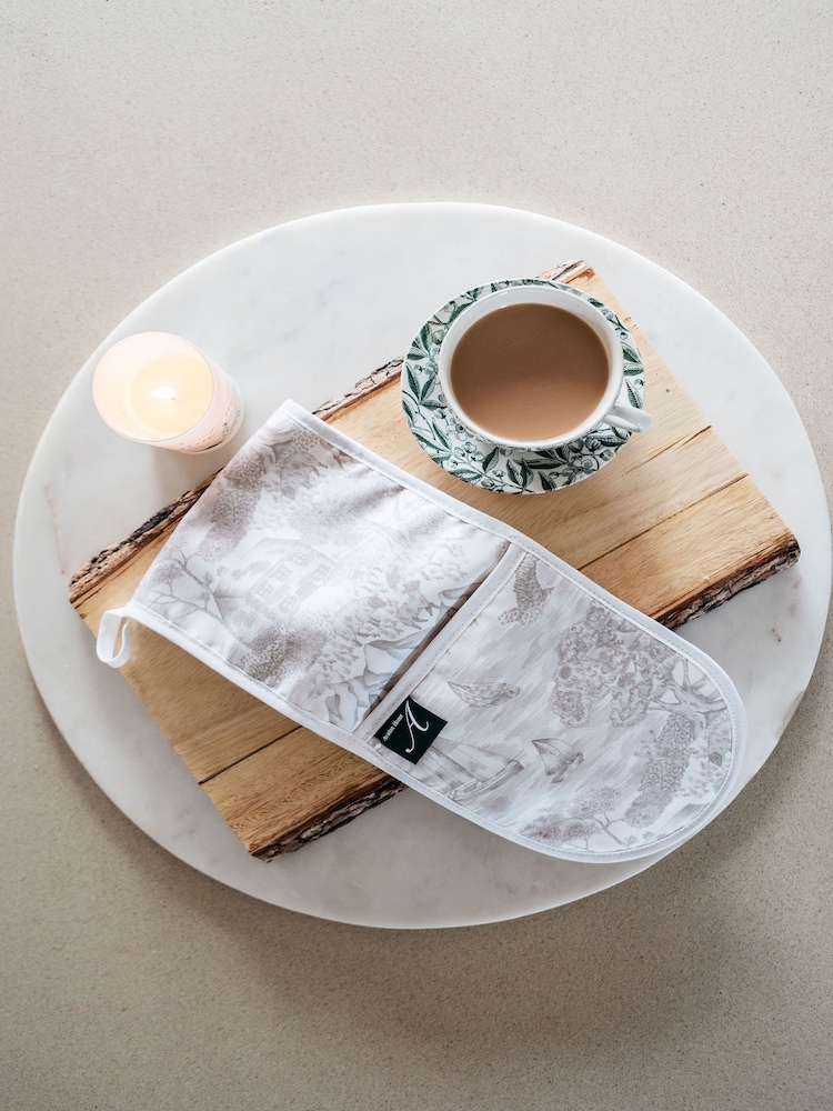 Avalon Home Natural Soft Toile Oven Glove - Image 2 of 4