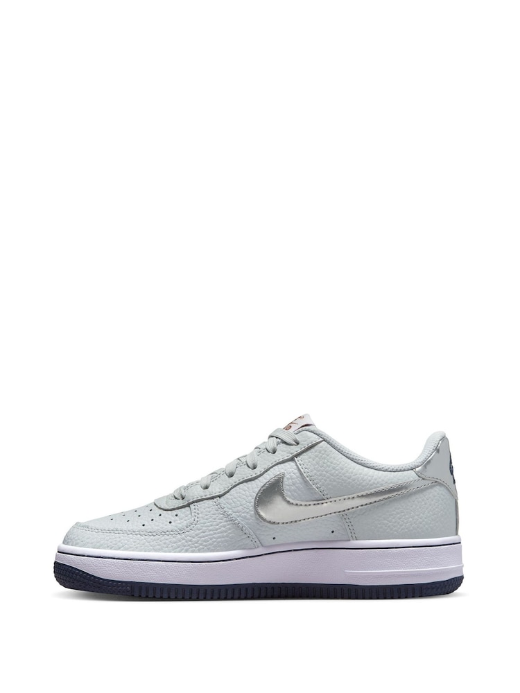 Серый/черный - Кроссовки Nike Air Force 1 (для подростков) - Изображение 2 из 9