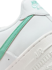 Nike White/Green Air Force 1 Youth Trainers - Image 13 of 13