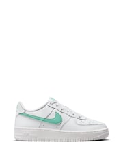 Nike White/Green Air Force 1 Youth Trainers - Image 4 of 13