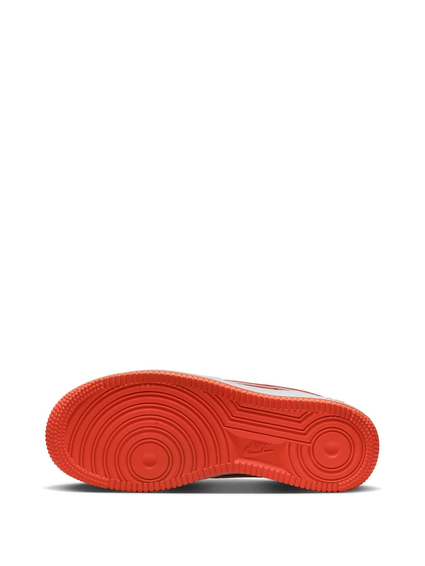 nike red sole trainers