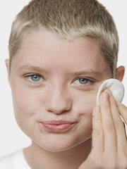 Clinique Clarifying Lotion 4 Refill - Image 4 of 6