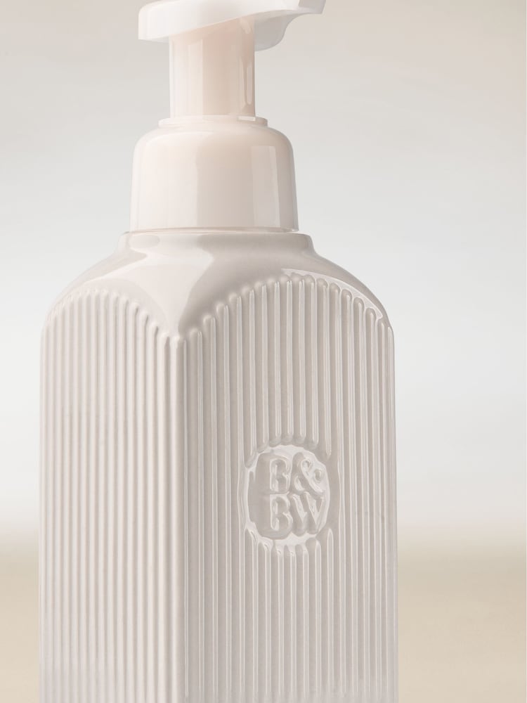 Bath & Body Works Cream Sweater Gentle & Clean Foaming Hand Soap Dispenser - Image 2 of 2