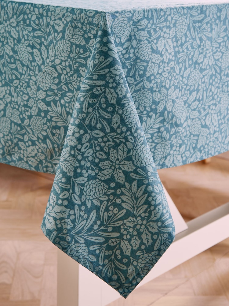 Catherine Lansfield Green Majestic Stag 100% Cotton Wipe Clean Table Cloth - Image 2 of 3