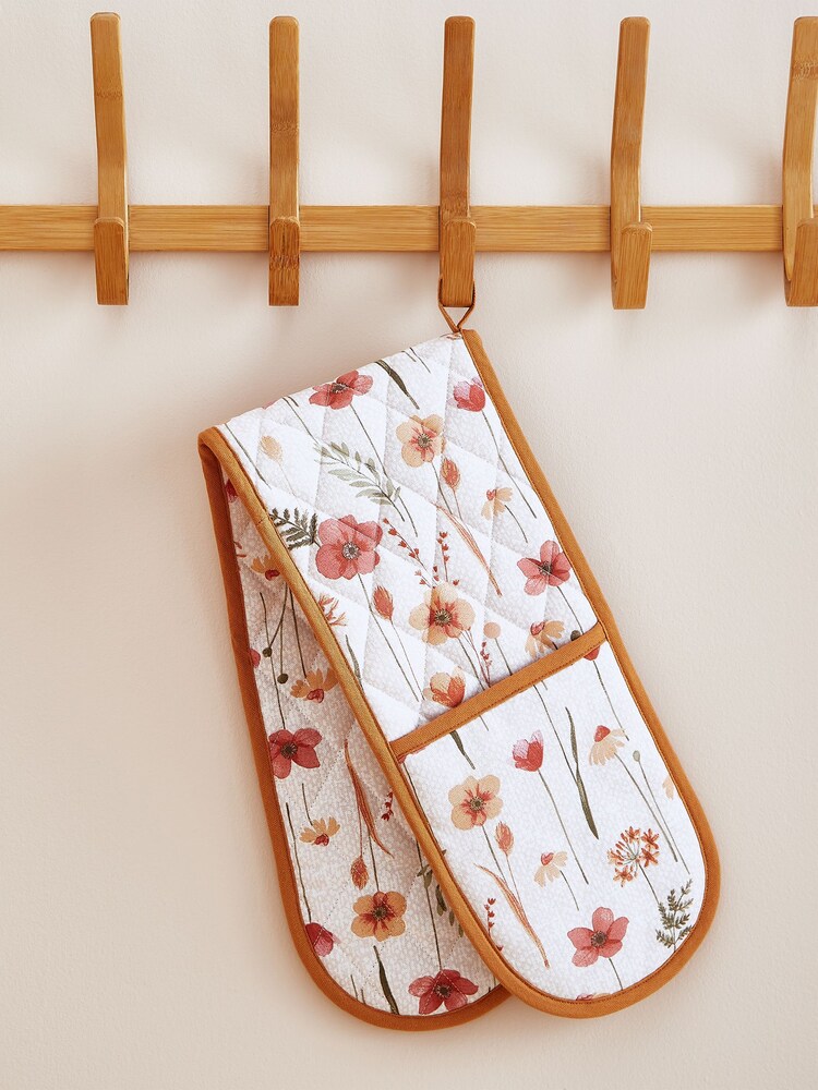 Catherine Lansfield Natural Harvest Flowers 100% Cotton Double Oven Gloves - Image 1 of 3
