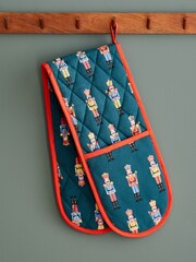 Catherine Lansfield Green Christmas Nutcracker Double Oven 100% Cotton Gloves - Image 1 of 3