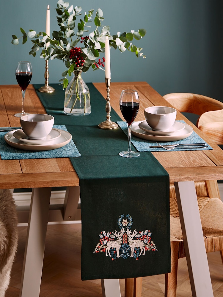 Catherine Lansfield Green Majestic Stag 100% Cotton Table Runner - Image 1 of 3