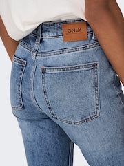 ONLY Blue High Waisted Mom Leg Veneda Jeans - Image 4 of 6
