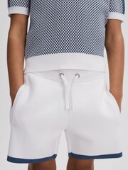 Reiss White Heddon 3-9 yrs Knitted Drawstring Shorts - Image 3 of 4