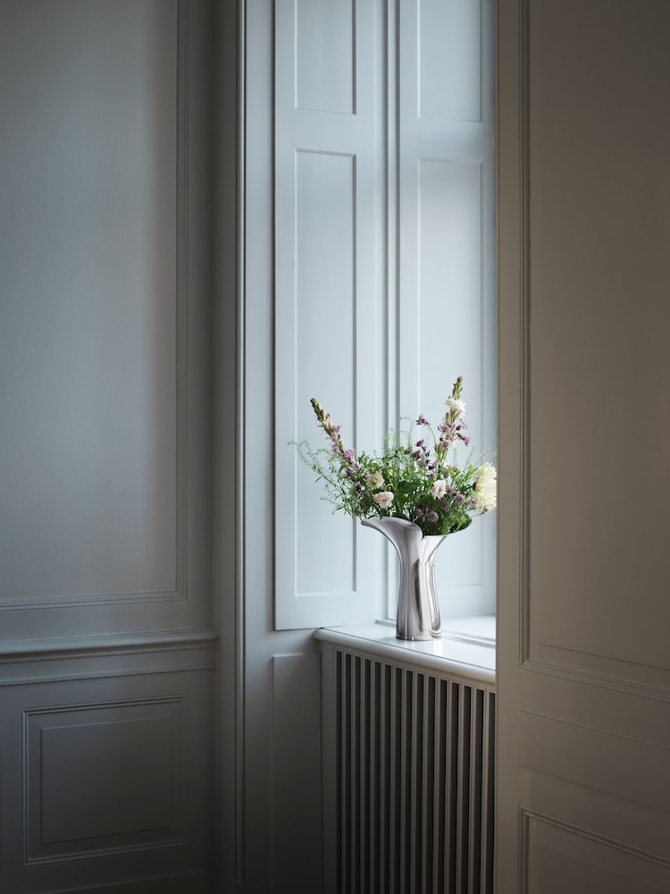 Georg Jensen Bloom Botanica Vase Large - Image 1 of 2 Georg Jensen Bloom Botanica Vase Large - Image 1 of 2