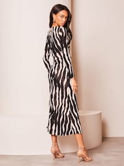 Lipsy Black/White Petite Printed Ruched Midaxi Dress - Image 2 of 4