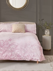 Pink Floral Leaf Velvet Duvet Cover and Pillowcase Set - Image 1 of 4