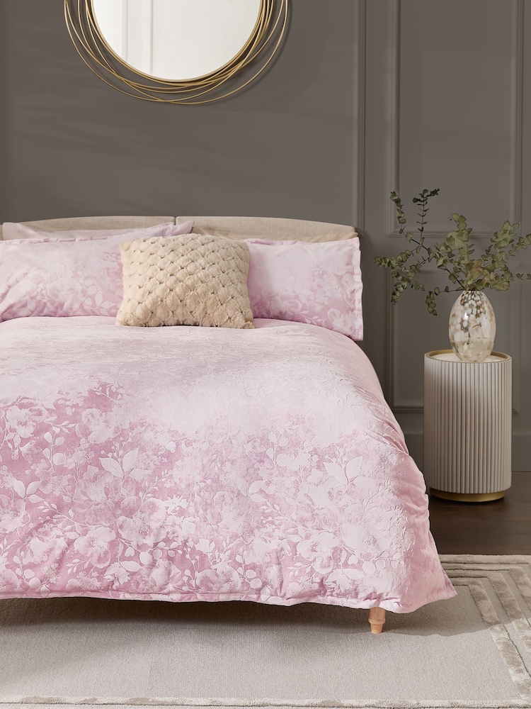 Pink Floral Leaf Velvet Duvet Cover and Pillowcase Set - Image 1 of 4