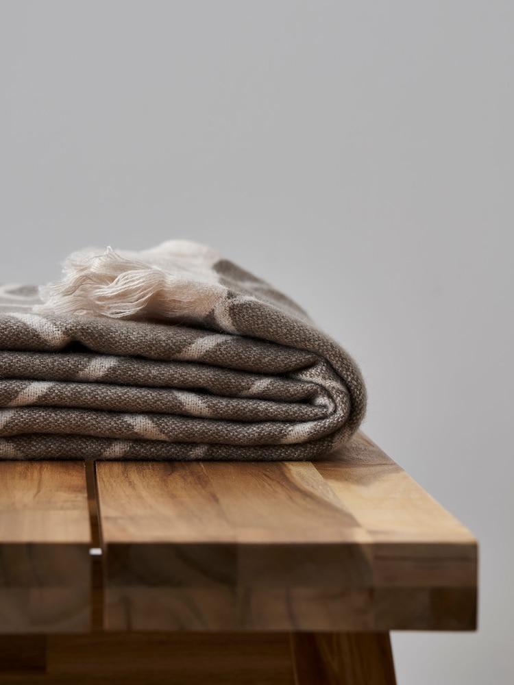 BHS Grey Retro Throw - Image 3 of 3