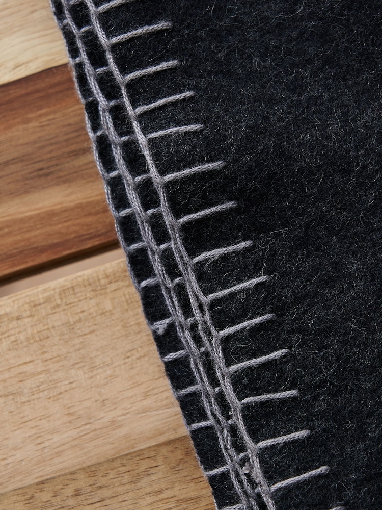 BHS Charcoal Grey Felt Blanket Stitch Throw - Image 2 of 4 BHS Charcoal Grey Felt Blanket Stitch Throw - Image 2 of 4