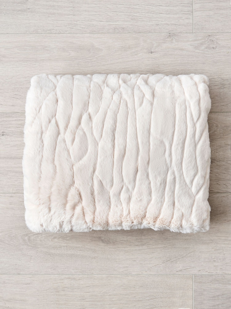 BHS Cream Luxury Embossed Rabbit Faux Fur Throw - Image 3 of 3
