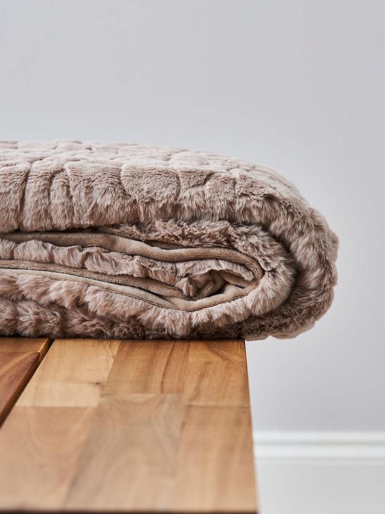 BHS Tan Brown Luxury Embossed Faux Fur Throw - Image 2 of 3 BHS Tan Brown Luxury Embossed Faux Fur Throw - Image 2 of 3
