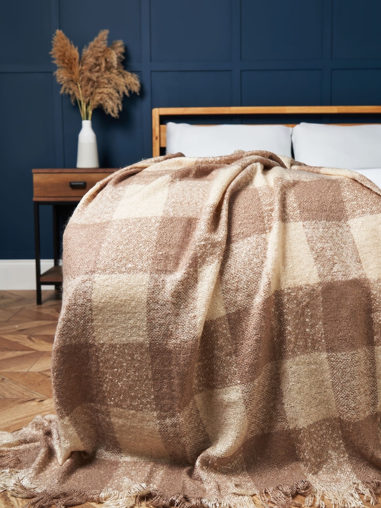 BHS Natural Sophie Throw - Image 2 of 3 BHS Natural Sophie Throw - Image 2 of 3