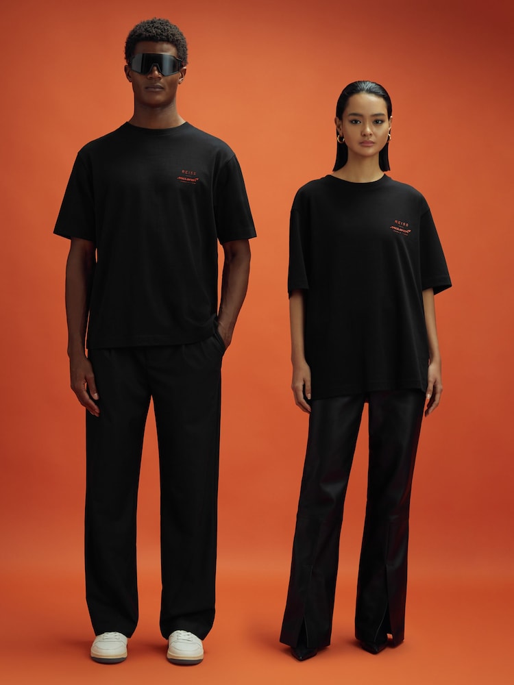 Reiss x McLaren F1 Team Black McLaren F1 Oversized Cotton Crew Neck T-Shirt - Image 1 of 9 Reiss x McLaren F1 Team Black McLaren F1 Oversized Cotton Crew Neck T-Shirt - Image 1 of 9
