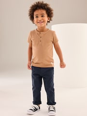 Светло-коричневый - Футболка с короткими рукавами и вырезом хенли (3mths-7yrs) - Изображение 2 из 7
