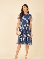 Blau - Yumi Skaterkleid mit Blumenstickerei - Bild 3 von 5