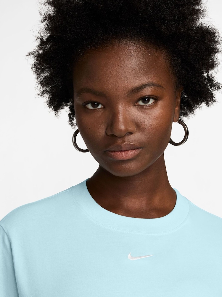 Nike Light Blue Oversized Mini Swoosh Sportswear 100% Cotton T-Shirt - Image 3 of 3