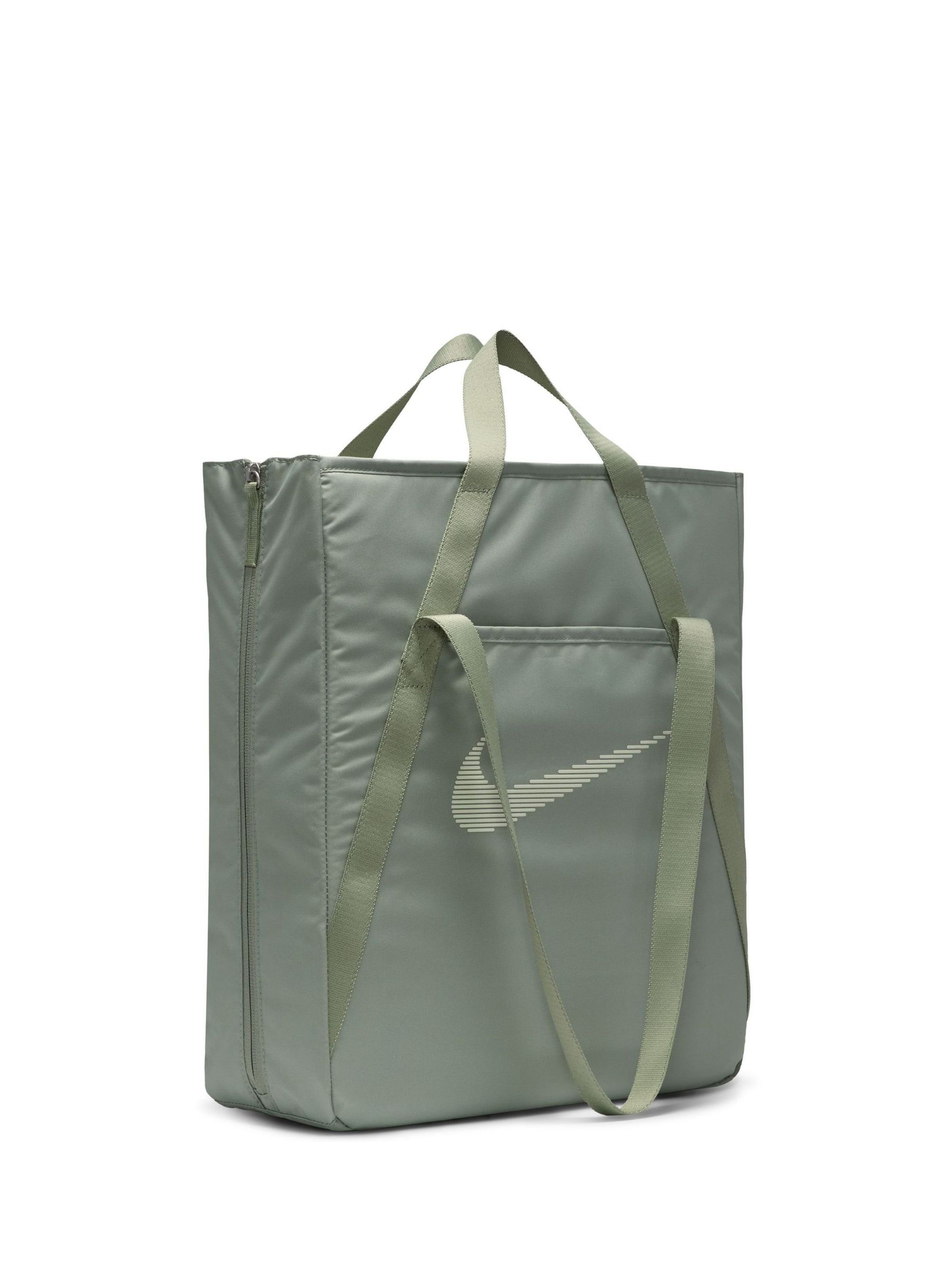 Kaufe Sie Grun Nike Gym Tote Tasche 28 L bei Next Deutschland