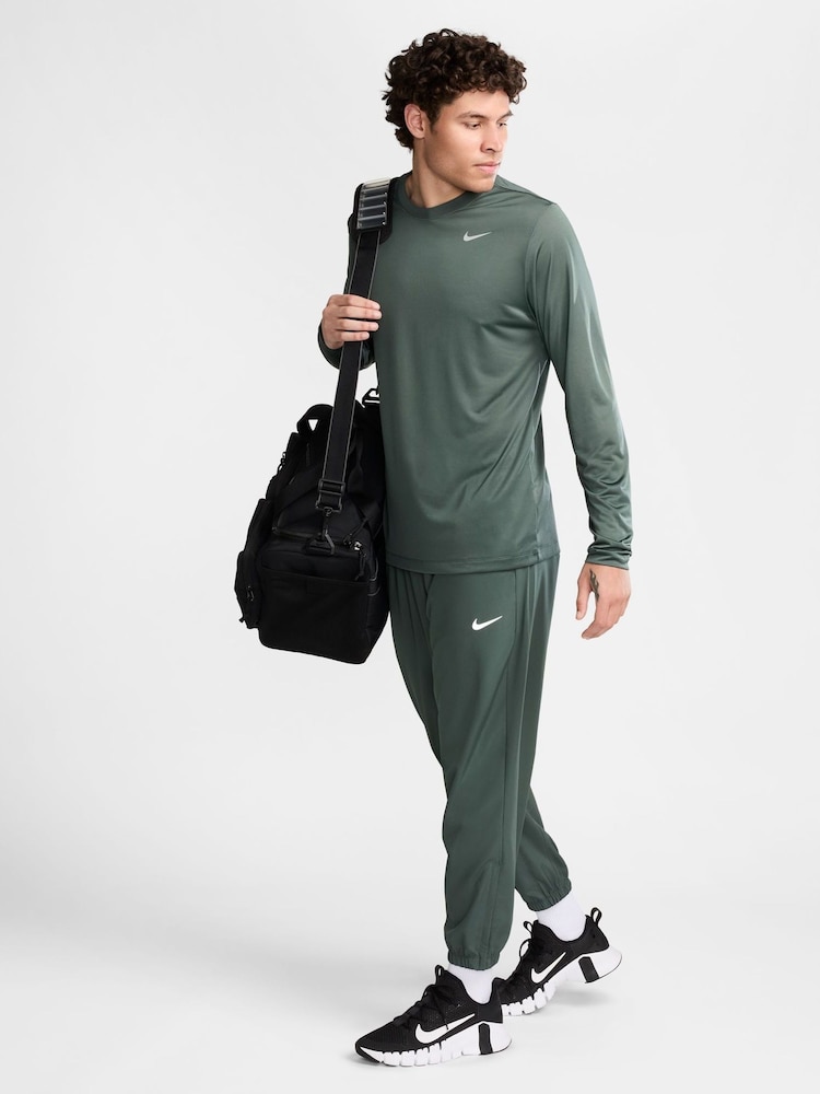 Nike Vintage Green Dri-FIT Legend Training T-Shirt - Image 4 of 4