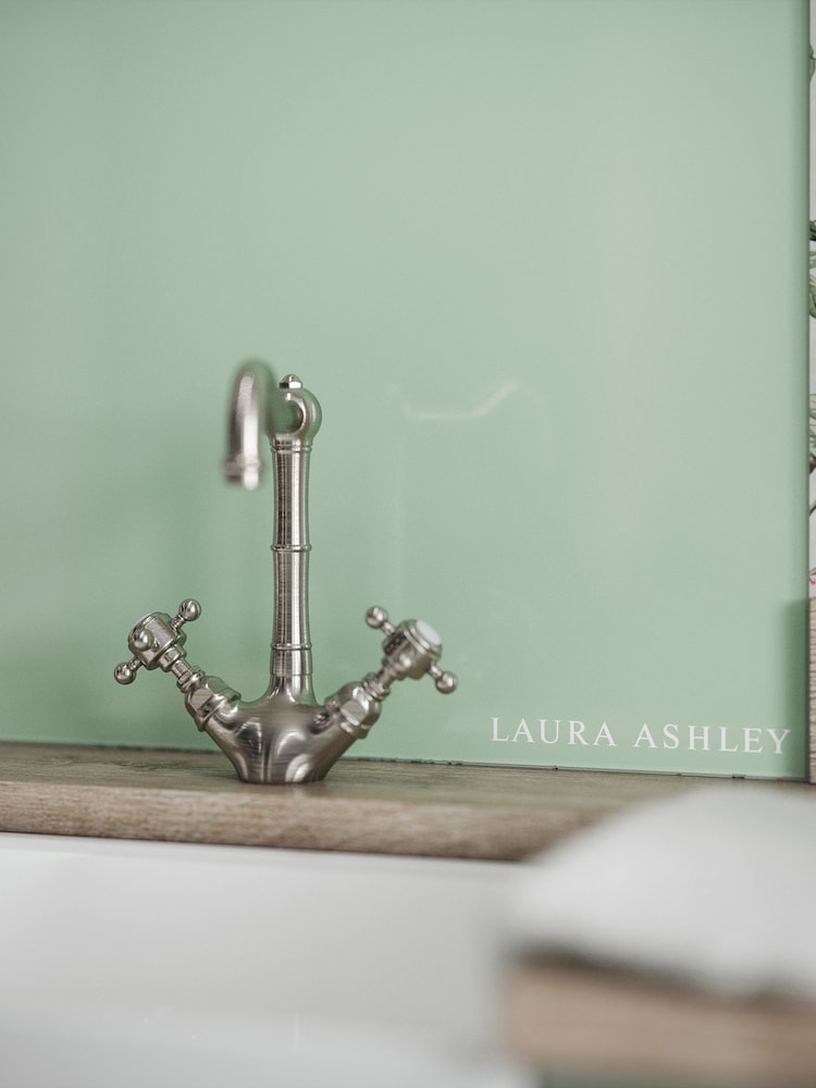 Laura Ashley Eau de Nil Glass Kitchen Splashback 60x75cm - Image 2 of 6