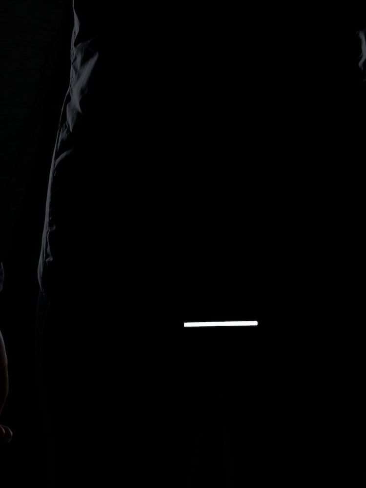 Nike Black Therma-FIT ADV Repel AeroLoft Running Vest - Image 7 of 7