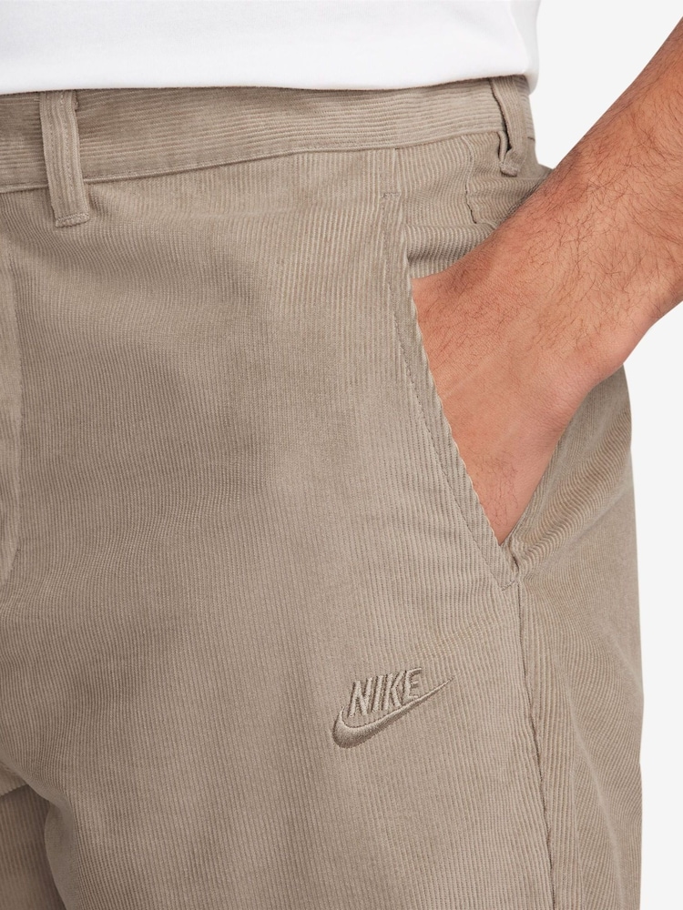 Хаки - Nike Club Corduroy 100% Cotton Chino Trousers - Изображение 3 из 3