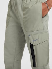 Joggersy polarowe Nike Sportswear City Utility Easy On - Image 4 of 5