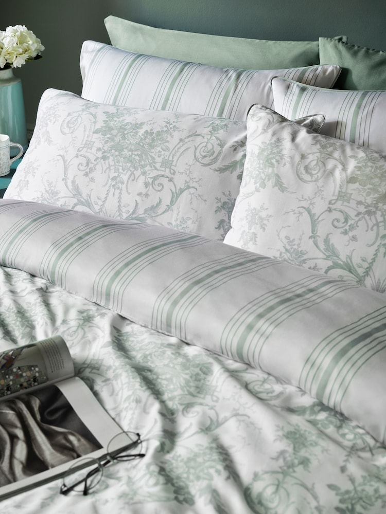 طقم من غطاء لحاف وغطاء وسادة من القطن 100% تشكيلة Tuileries من Laura Ashley - صورة 1 من 5 طقم من غطاء لحاف وغطاء وسادة من القطن 100% تشكيلة Tuileries من Laura Ashley - صورة 1 من 5