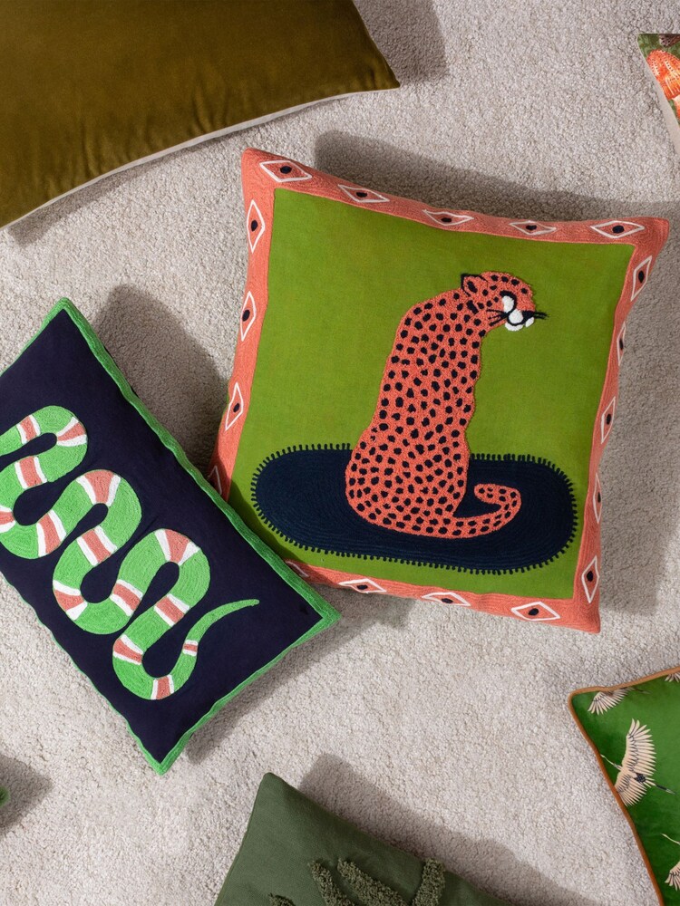 Furn 100% Cotton Cheetah Embroidered Cushion - Bild 2 von 8